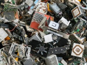 rifiuti derivati da apparecchiature elettriche ed elettroniche