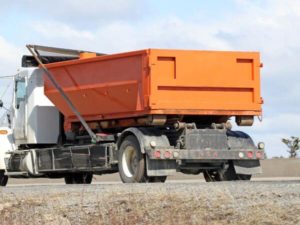 camion per raccolta rifiuti industriali