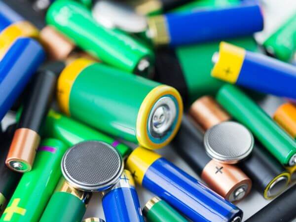 Scopri di più sull'articolo Dove buttare pile e batterie