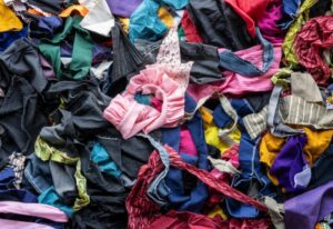 Scopri di più sull'articolo Dove smaltire rifiuti tessili